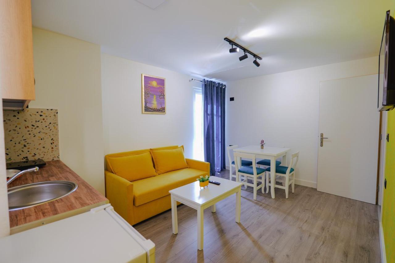 2E Apartments ซารานเดอ ภายนอก รูปภาพ